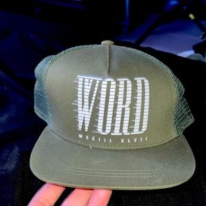 Nrand new never worn h&m trucker hat in olive green